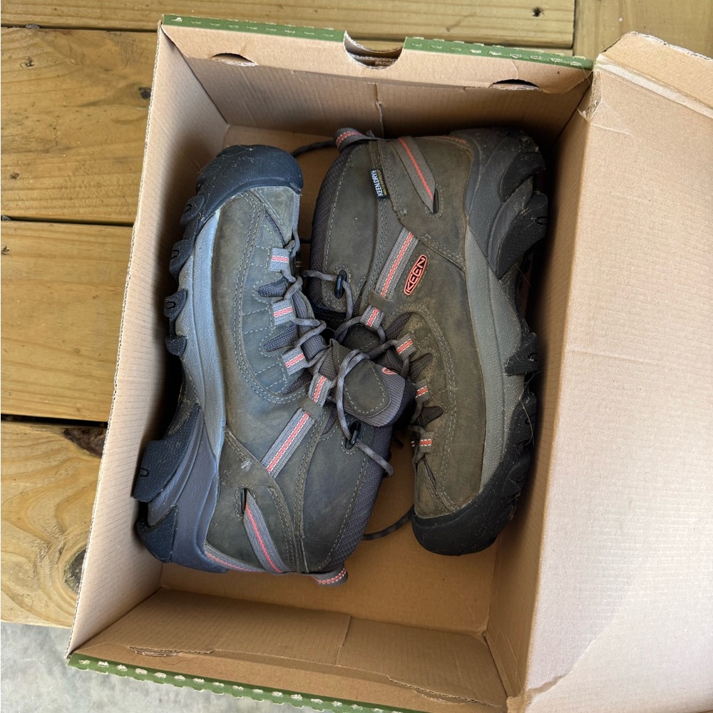 KEEN Women's Targhee 2 Mid Height Waterproof